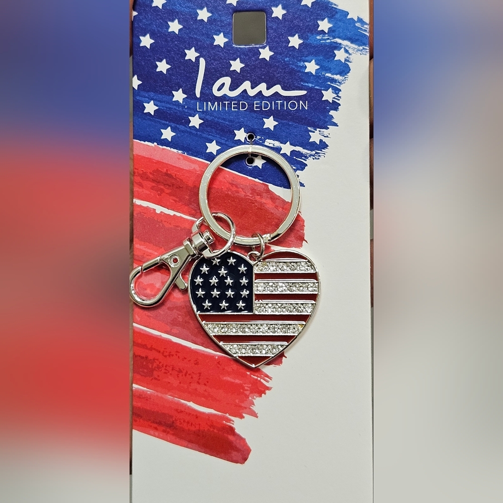 I AM LIMITED EDITION SPARKLY RHINESTONES AMERICAN FLAG HEART SILVER KEYCHAIN NWT